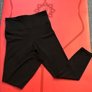 Athleta Elation 7/8 Cut-Out Black Leggings, size small